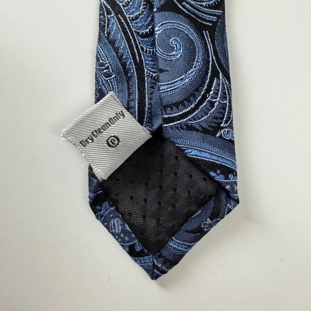 Geoffrey Beene‎ Blue Paisley Silk TIe